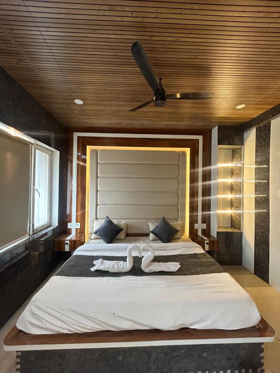 Hotel Dev Ganga Rishīkesh Exterior foto