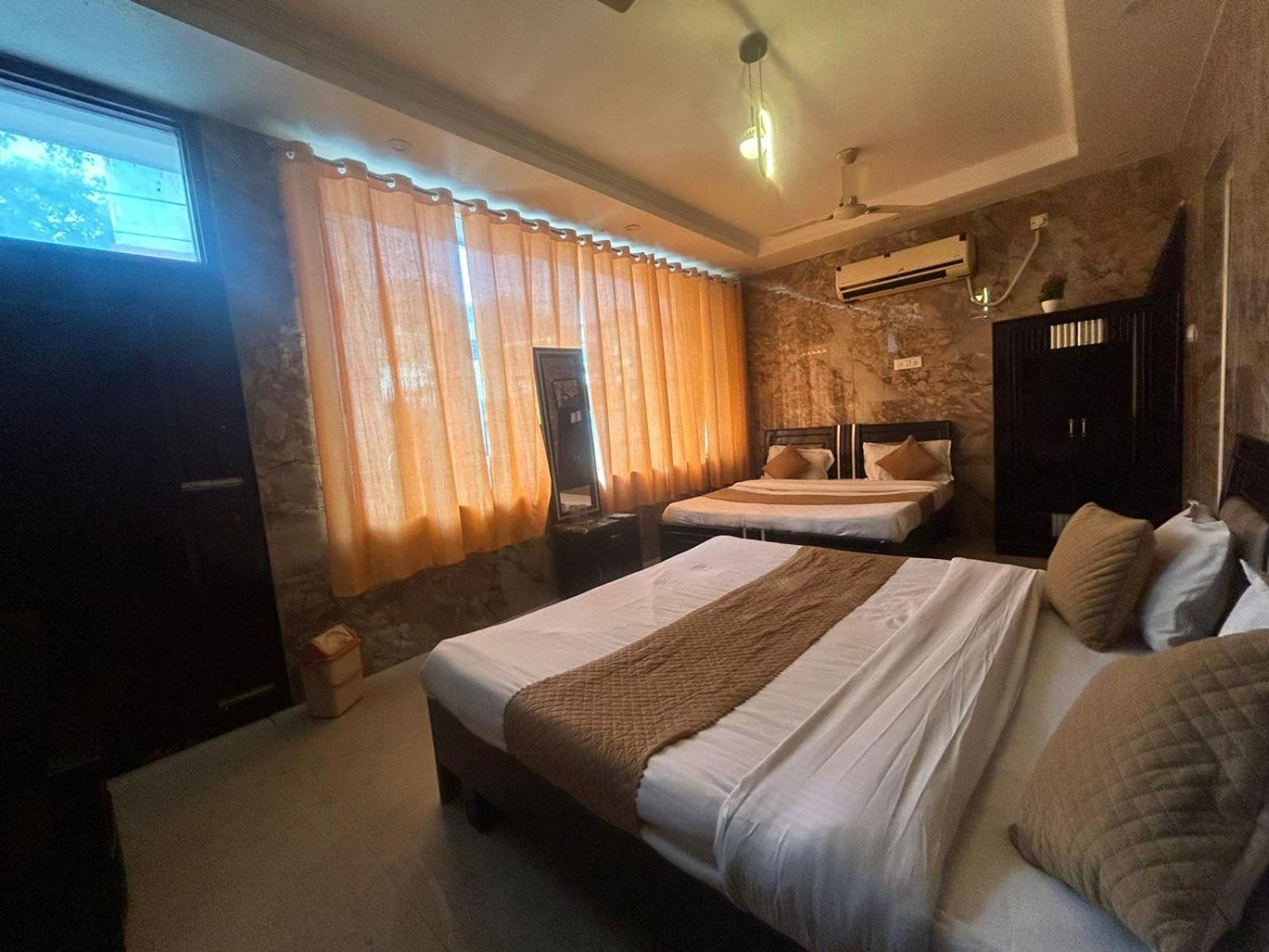 Hotel Dev Ganga Rishīkesh Exterior foto